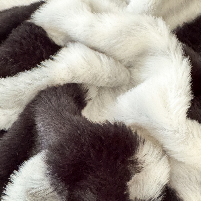 91家纺网 家纺一手货源 找家纺 小叮当家纺仓储工厂店 2025新款美拉德系列兔毛单床裙 床裙单件 床裙-黑灰大豹纹