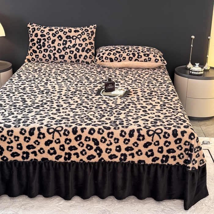 91家纺网 家纺一手货源 找家纺 小叮当家纺仓储工厂店 2025新款美拉德系列兔毛单床裙 床裙单件 床裙-蝴蝶结豹纹