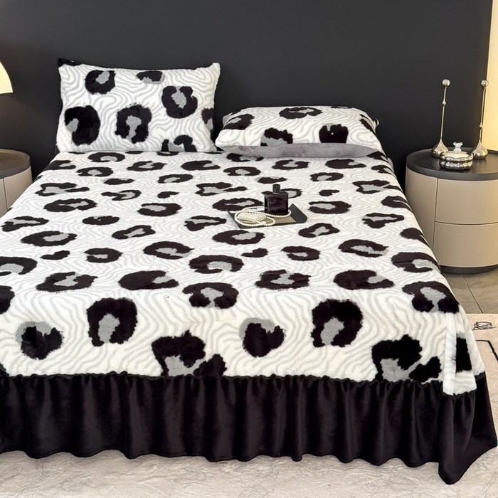 91家纺网 家纺一手货源 找家纺 小叮当家纺仓储工厂店 2025新款美拉德系列兔毛单床裙 床裙单件 床裙-黑灰大豹纹