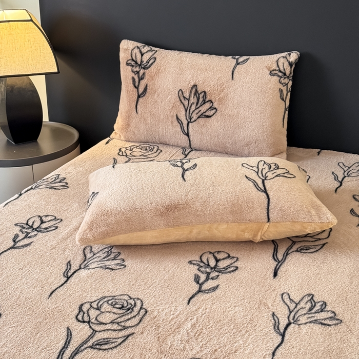 91家纺网 家纺一手货源 找家纺 小叮当家纺仓储工厂店 2025新款美拉德系列兔毛单床裙 床裙单件 床裙-线条玫瑰