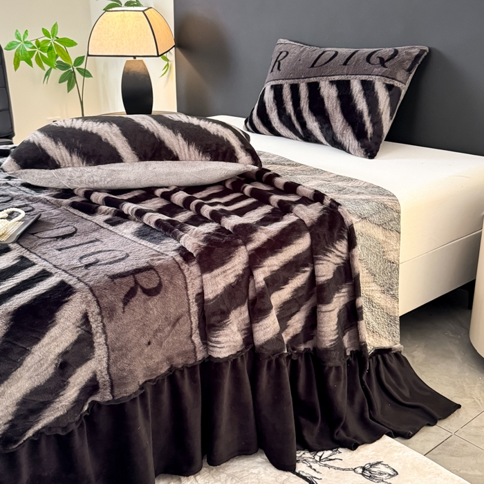 91家纺网 家纺一手货源 找家纺 小叮当家纺仓储工厂店 2025新款美拉德系列兔毛单床裙 床裙单件 床裙-豹影风尚