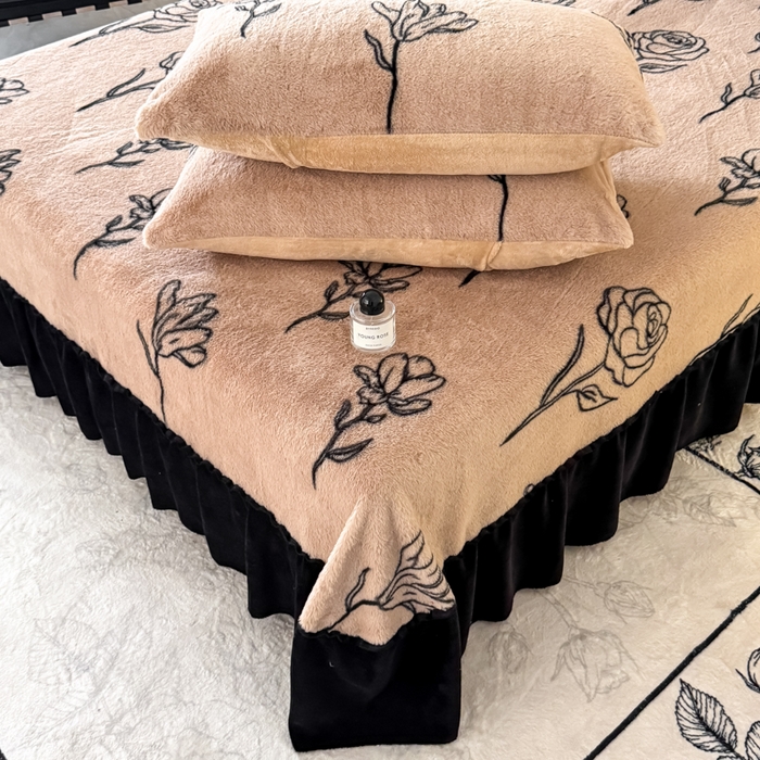 91家纺网 家纺一手货源 找家纺 小叮当家纺仓储工厂店 2025新款美拉德系列兔毛单床裙 床裙单件 床裙-线条玫瑰