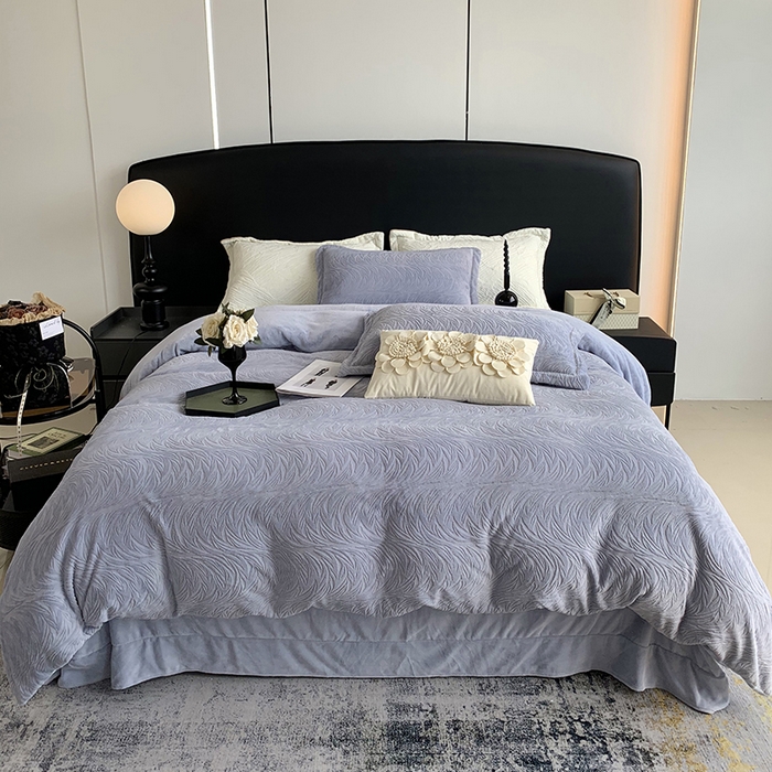 91家纺网 家纺一手货源 找家纺 （总）奈萝家纺 2025新款雕花绒高克重牛奶绒四件套-流年系列