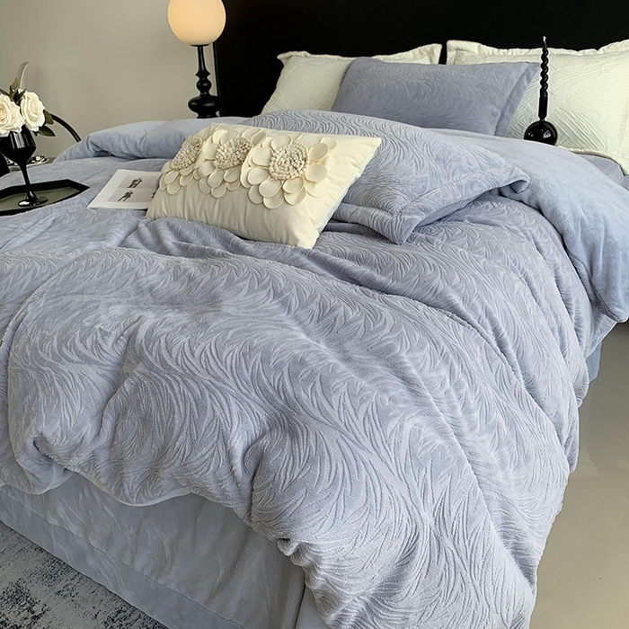 91家纺网 家纺一手货源 找家纺 （总）奈萝家纺 2025新款雕花绒高克重牛奶绒四件套-流年系列