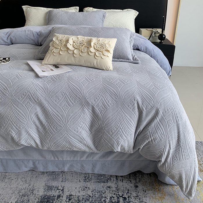 91家纺网 家纺一手货源 找家纺 （总）奈萝家纺 2025新款雕花绒高克重牛奶绒四件套-流年系列