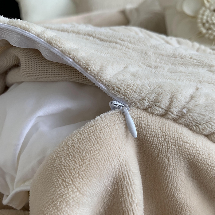 91家纺网 家纺一手货源 找家纺 奈萝家纺 2025新款雕花绒高克重牛奶绒四件套-流年系列 流年卡其