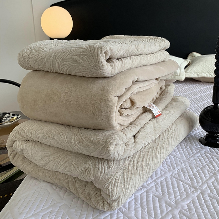 91家纺网 家纺一手货源 找家纺 奈萝家纺 2025新款雕花绒高克重牛奶绒四件套-流年系列 流年卡其