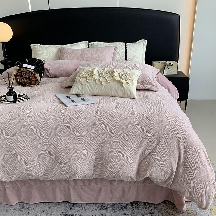 奈萝家纺 2025新款雕花绒高克重牛奶绒四件套-流年系列 流年肉桂粉