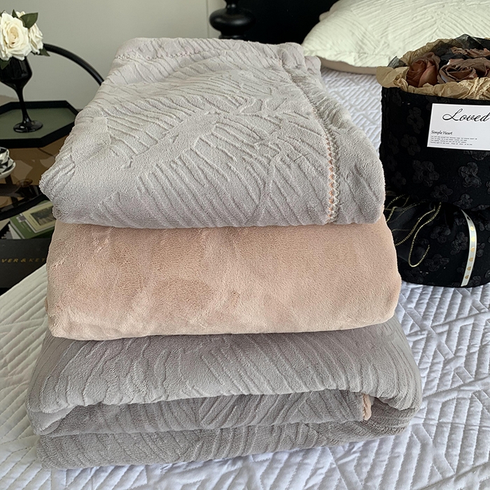 91家纺网 家纺一手货源 找家纺 奈萝家纺 2025新款雕花绒高克重牛奶绒四件套-流年系列 流年松露棕