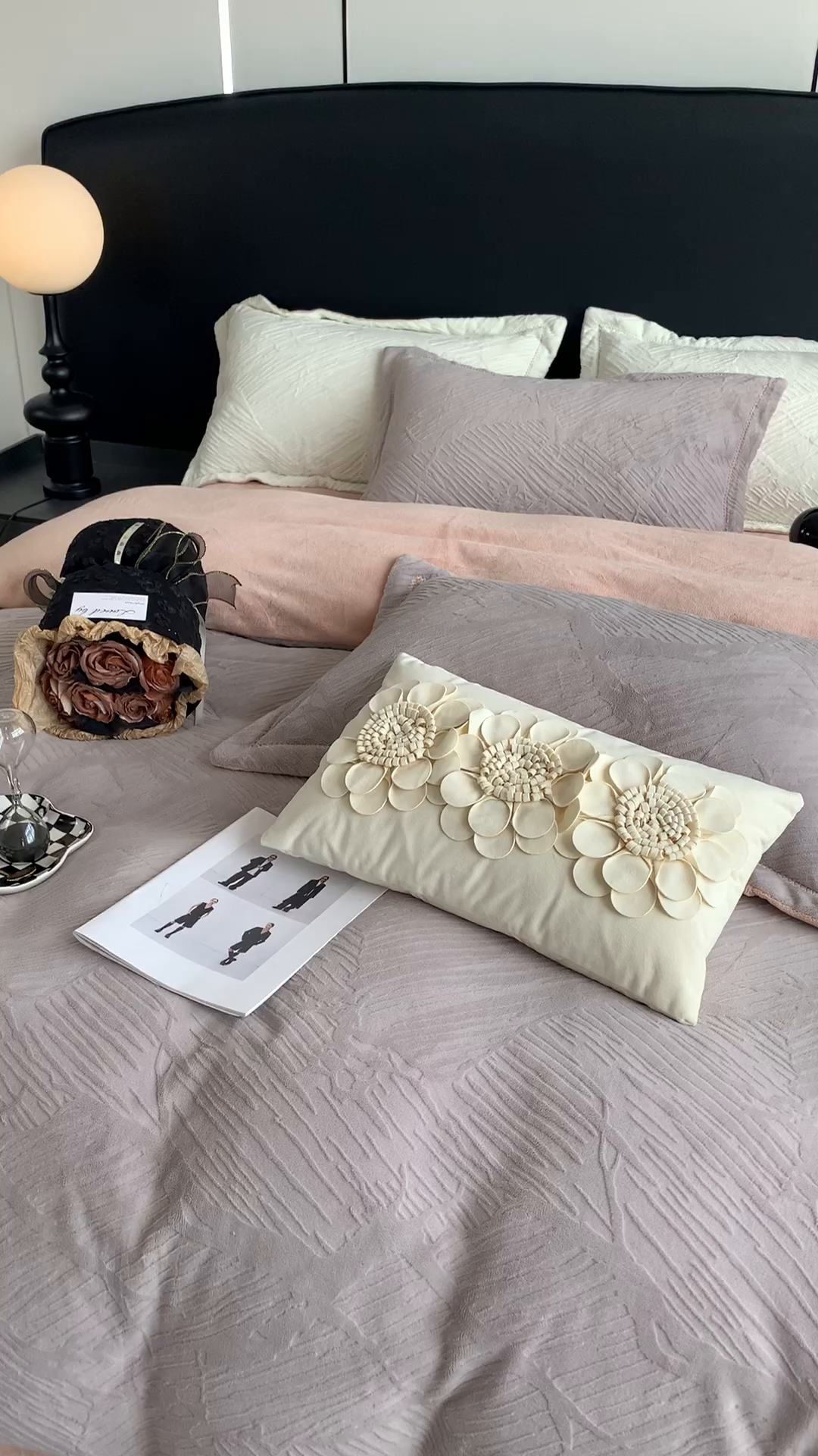 91家纺网 家纺一手货源 找家纺 奈萝家纺 2025新款雕花绒高克重牛奶绒四件套-流年系列 流年松露棕