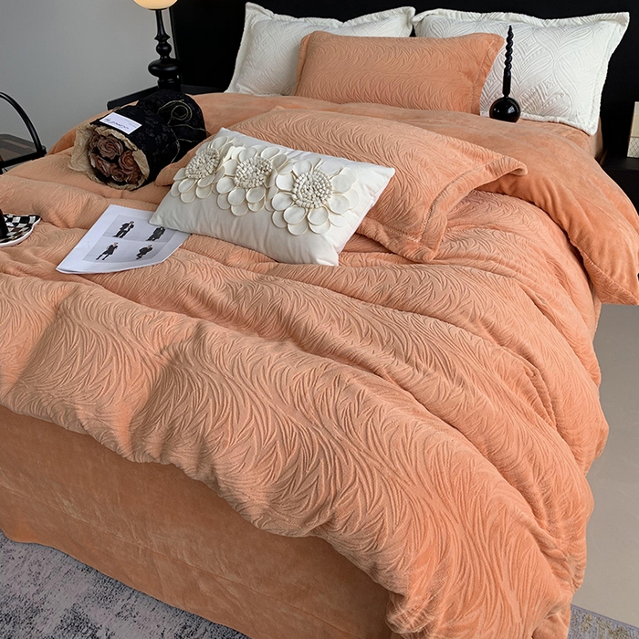 91家纺网 家纺一手货源 找家纺 奈萝家纺 2025新款雕花绒高克重牛奶绒四件套-流年系列 流年心愿橙