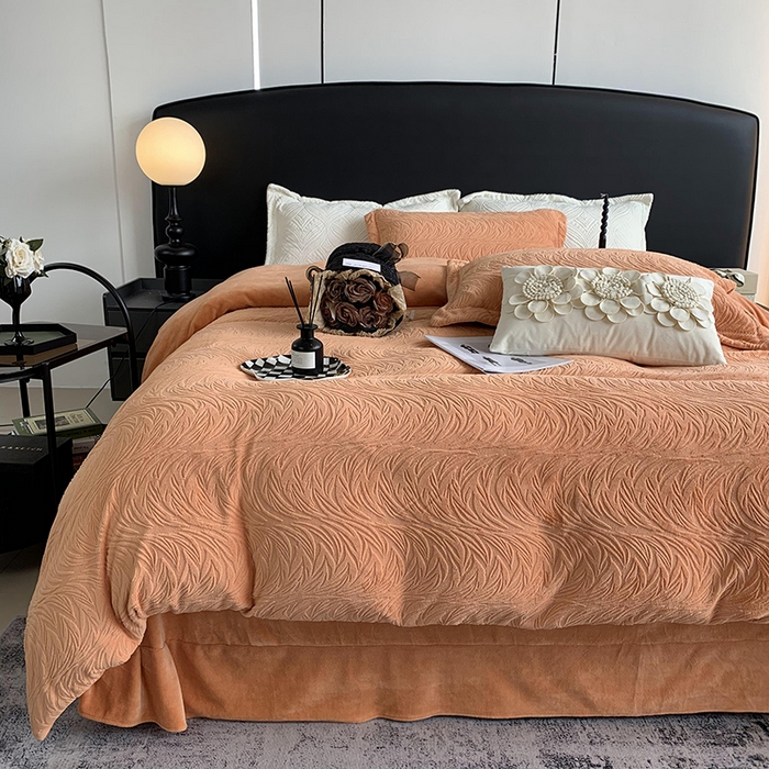 91家纺网 家纺一手货源 找家纺 奈萝家纺 2025新款雕花绒高克重牛奶绒四件套-流年系列 流年心愿橙