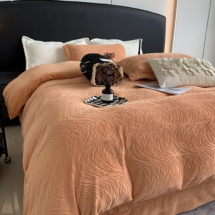 91家纺网 家纺一手货源 找家纺 奈萝家纺 2025新款雕花绒高克重牛奶绒四件套-流年系列 流年心愿橙