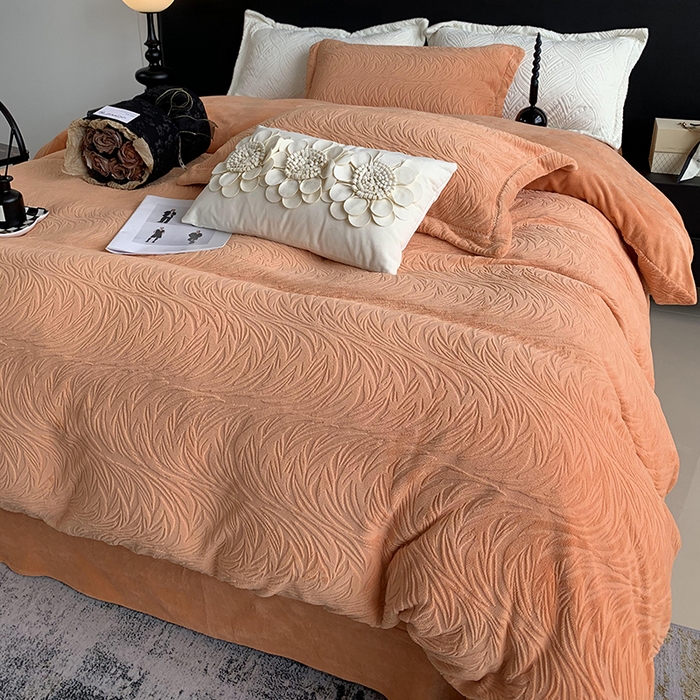 91家纺网 家纺一手货源 找家纺 奈萝家纺 2025新款雕花绒高克重牛奶绒四件套-流年系列 流年心愿橙