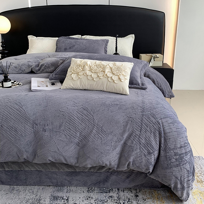 奈萝家纺 2025新款雕花绒高克重牛奶绒四件套-流年系列 流年烟熏灰