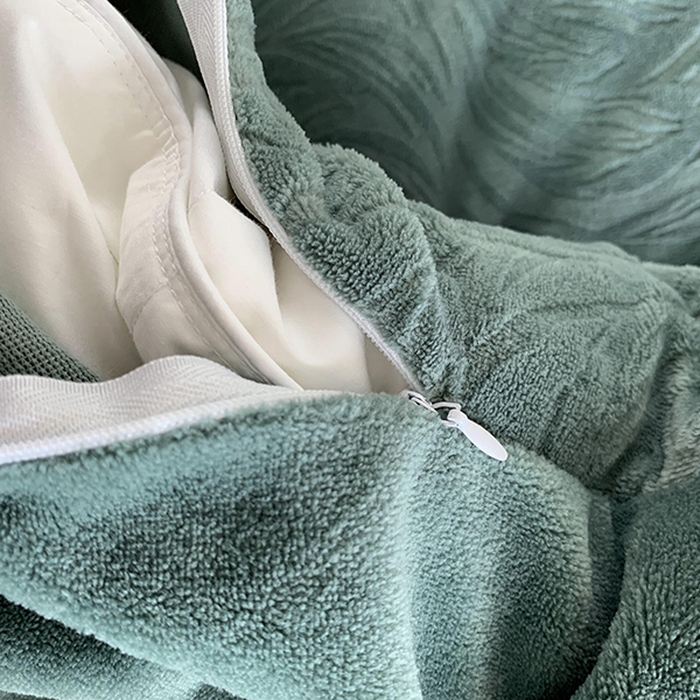 91家纺网 家纺一手货源 找家纺 奈萝家纺 2025新款雕花绒高克重牛奶绒四件套-流年系列 流年祖母绿