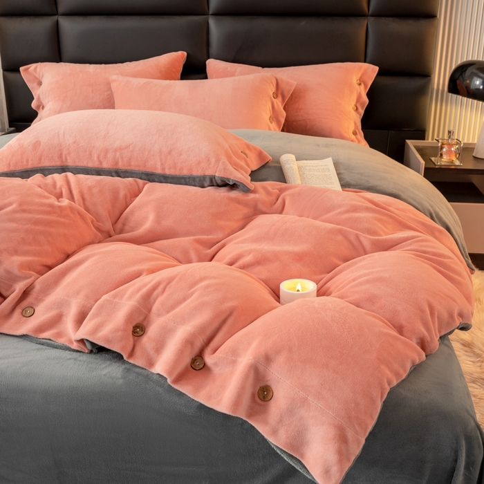 91家纺网 家纺一手货源 找家纺 ONE TWO ONE 121 2025新款高克重牛奶绒纽扣款纽扣大宽边系列四件套风格三 纽扣大宽边-豆沙