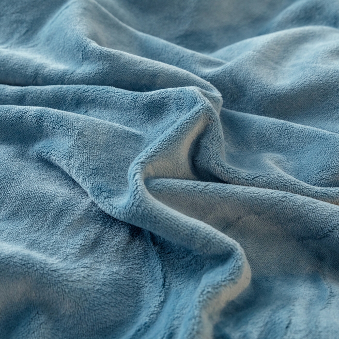 91家纺网 家纺一手货源 找家纺 ONE TWO ONE 121 2025新款高克重牛奶绒纽扣款纽扣大宽边系列四件套风格三 纽扣大宽边-雾兰