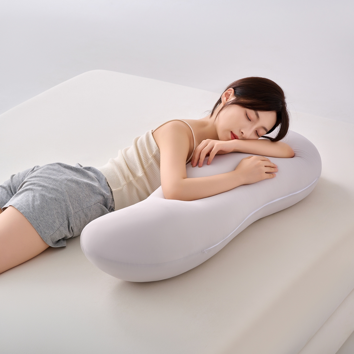 91家纺网 家纺一手货源 找家纺 （总）明星枕业 2025新款朵朵同款星球深睡夹腿抱枕成人女生孕妇长条海马护腰枕可拆洗靠枕