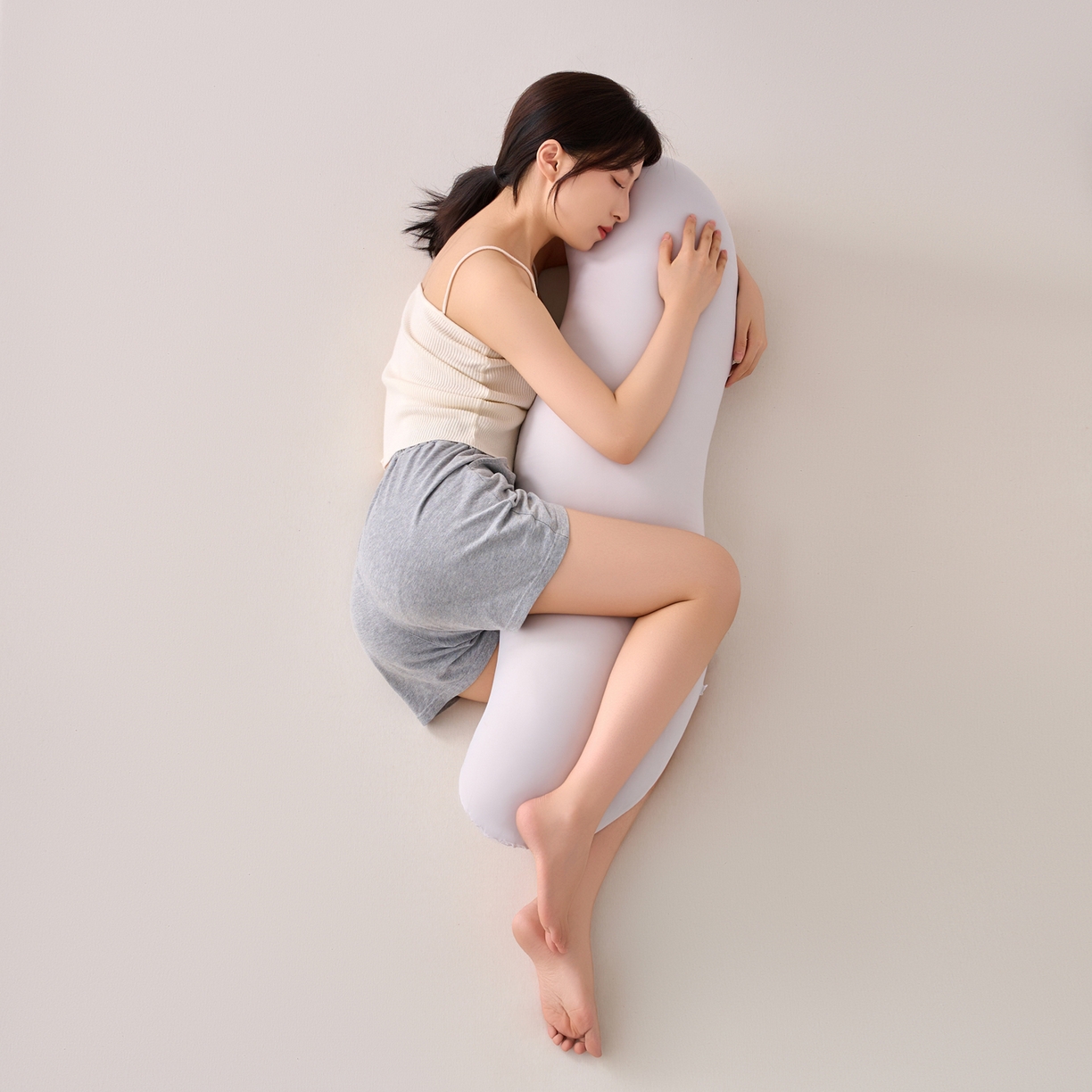 91家纺网 家纺一手货源 找家纺 （总）明星枕业 2025新款朵朵同款星球深睡夹腿抱枕成人女生孕妇长条海马护腰枕可拆洗靠枕