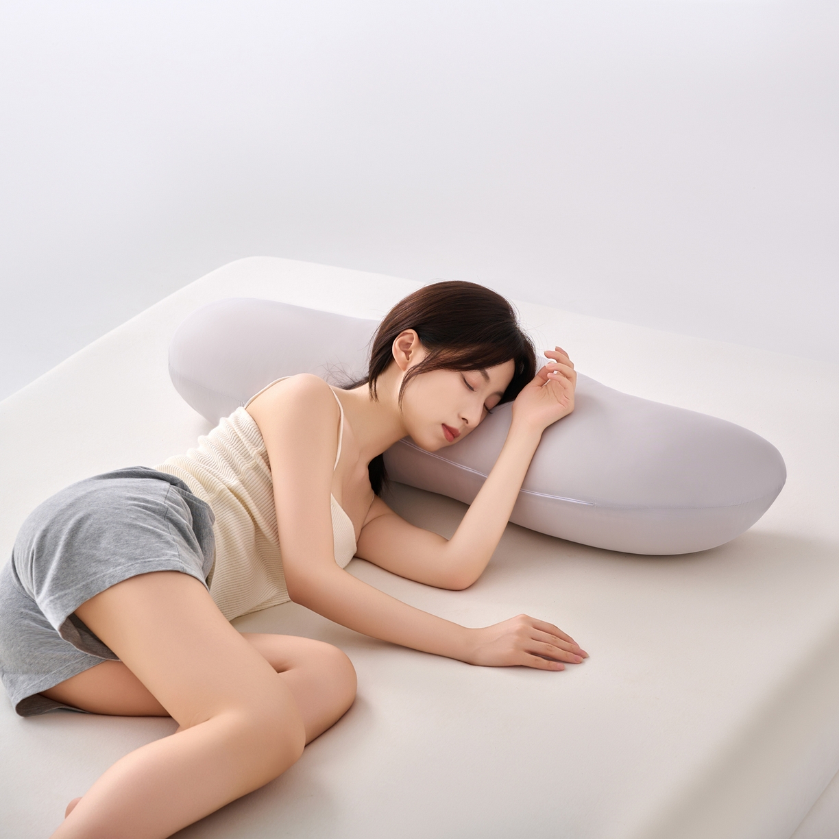 91家纺网 家纺一手货源 找家纺 （总）明星枕业 2025新款朵朵同款星球深睡夹腿抱枕成人女生孕妇长条海马护腰枕可拆洗靠枕