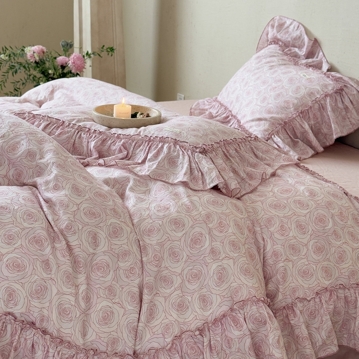 91家纺网 家纺一手货源 找家纺 （总）多乐娜 2025新款轻法式纯棉双层纱韩版印花花边四件套工艺款ykk拉链配收纳包-斯嘉丽（会员-20）控价299/319起（券后！！）务必控价谢谢配合