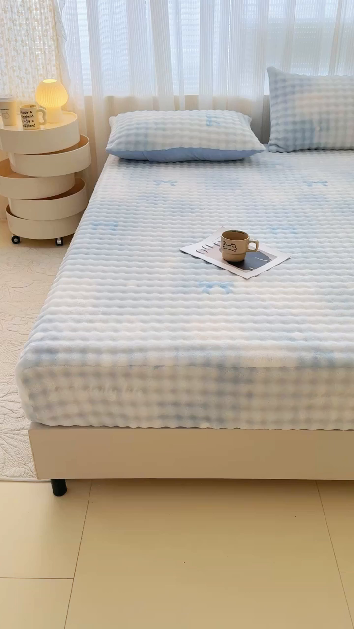 91家纺网 家纺一手货源 找家纺 小叮当家纺仓储工厂店 2025新款兔兔绒牛奶绒印花单床笠 床笠单件 床笠-蝴蝶结蓝色