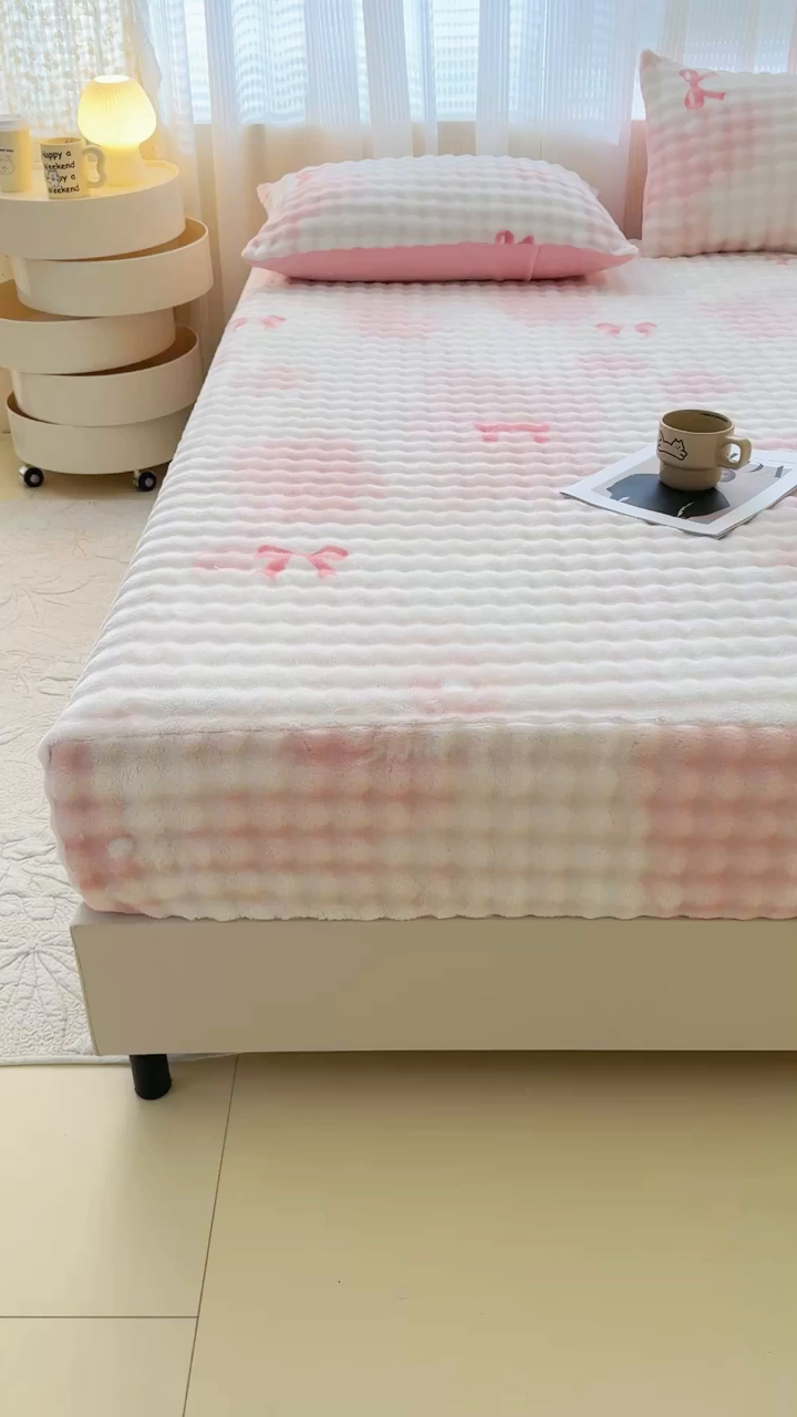 91家纺网 家纺一手货源 找家纺 小叮当家纺仓储工厂店 2025新款兔兔绒牛奶绒印花单床笠 床笠单件 床笠-蝴蝶结粉色