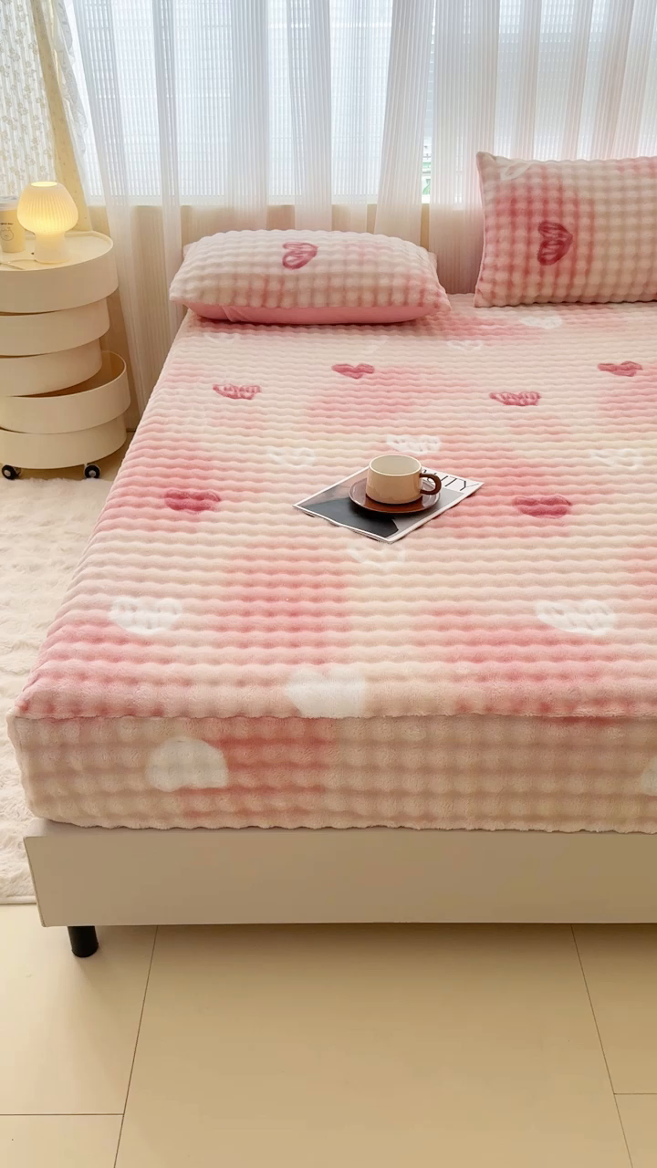 91家纺网 家纺一手货源 找家纺 小叮当家纺仓储工厂店 2025新款兔兔绒牛奶绒印花单床笠 床笠单件 床笠-爱心粉