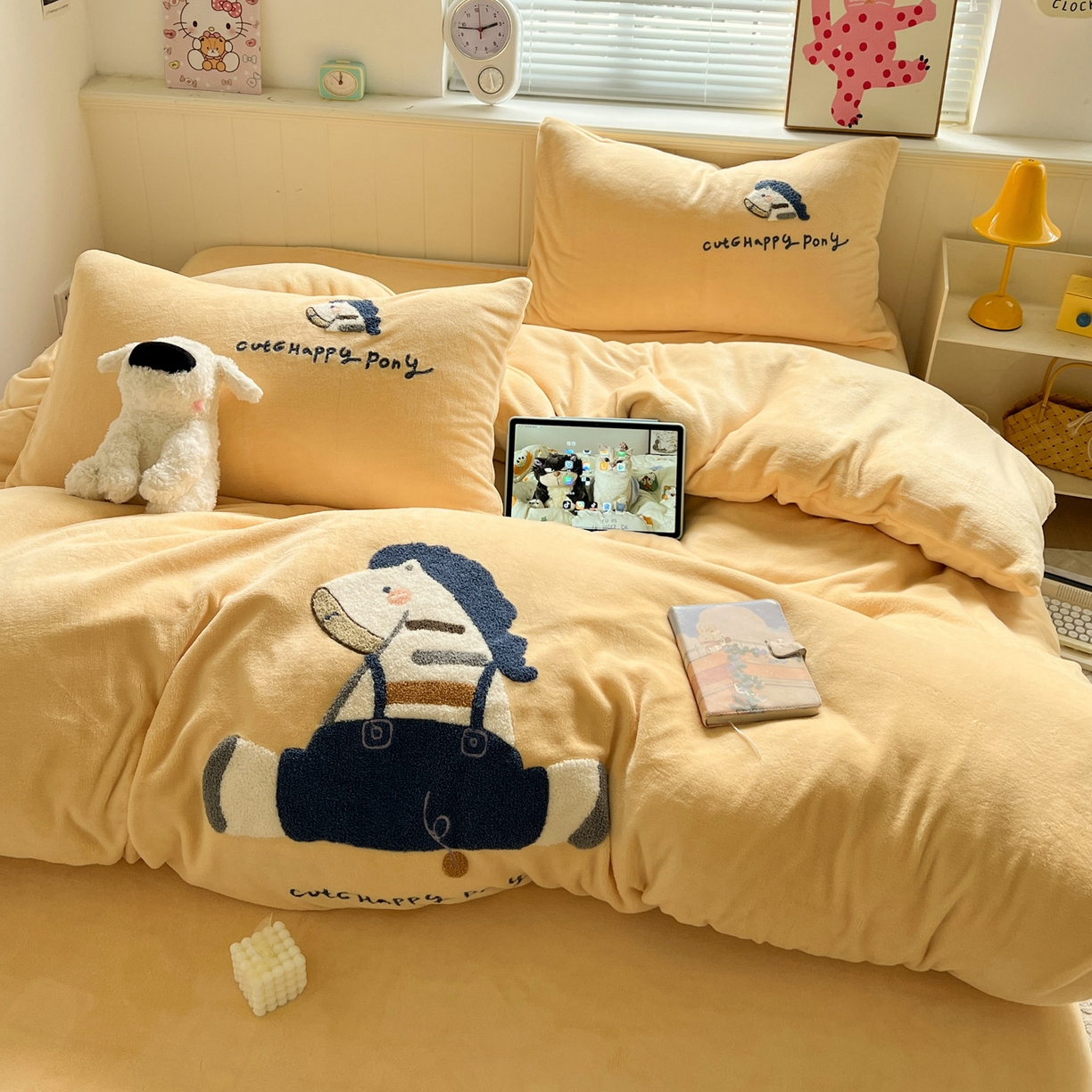 91家纺网 家纺一手货源 找家纺 凯洛奇 2025新款牛奶绒毛巾绣系列四件套-斑马先生（提供买家秀） 斑马先生-柠檬黄