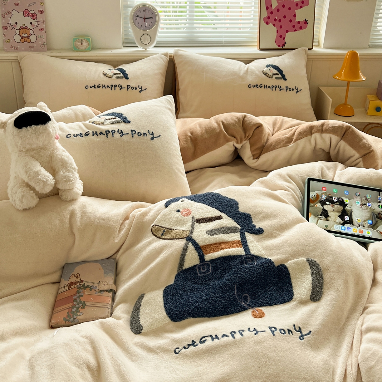 91家纺网 家纺一手货源 找家纺 凯洛奇 2025新款牛奶绒毛巾绣系列四件套-斑马先生（提供买家秀） 斑马先生-米黄咖