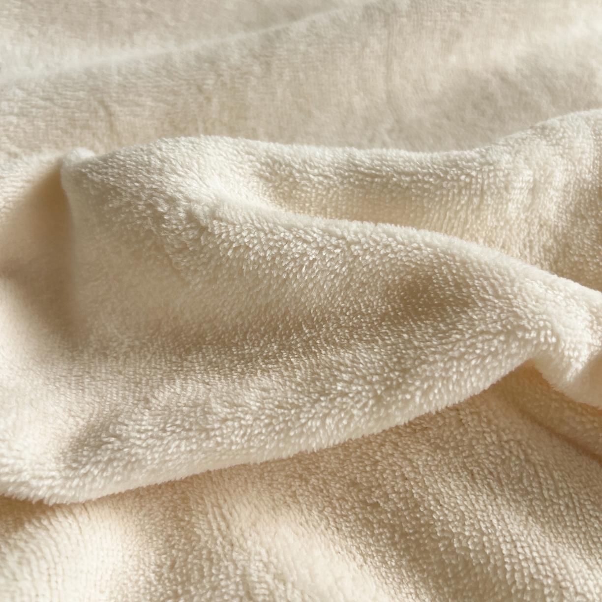 91家纺网 家纺一手货源 找家纺 凯洛奇 2025新款牛奶绒毛巾绣系列四件套-斑马先生（提供买家秀） 斑马先生-米黄灰