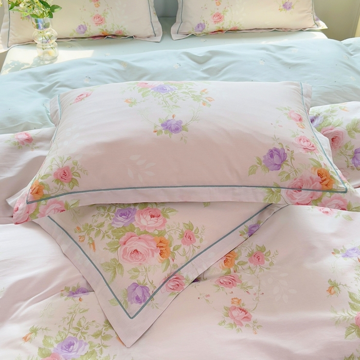 91家纺网 家纺一手货源 找家纺 铭博家纺 2025新款直播爆款全棉纯棉四件套 吊边一字绣工艺款四件套 爱洛花园