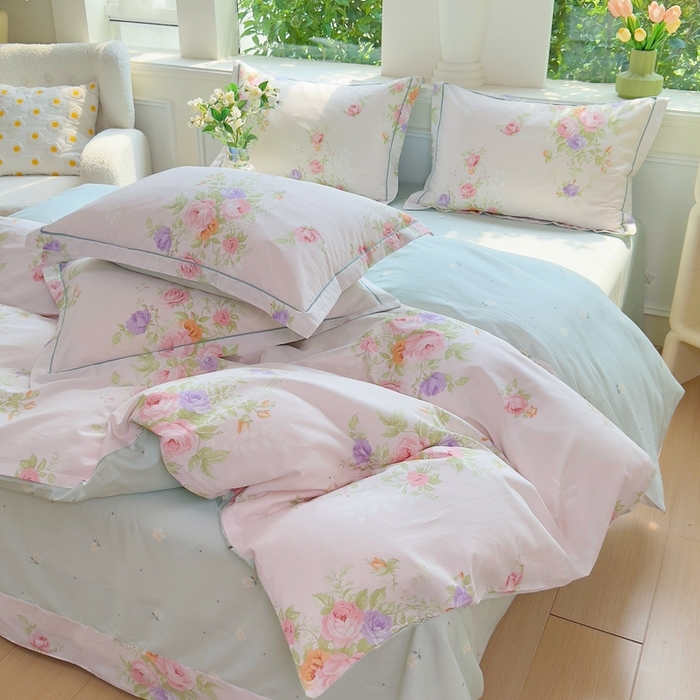 91家纺网 家纺一手货源 找家纺 铭博家纺 2025新款直播爆款全棉纯棉四件套 吊边一字绣工艺款四件套 爱洛花园