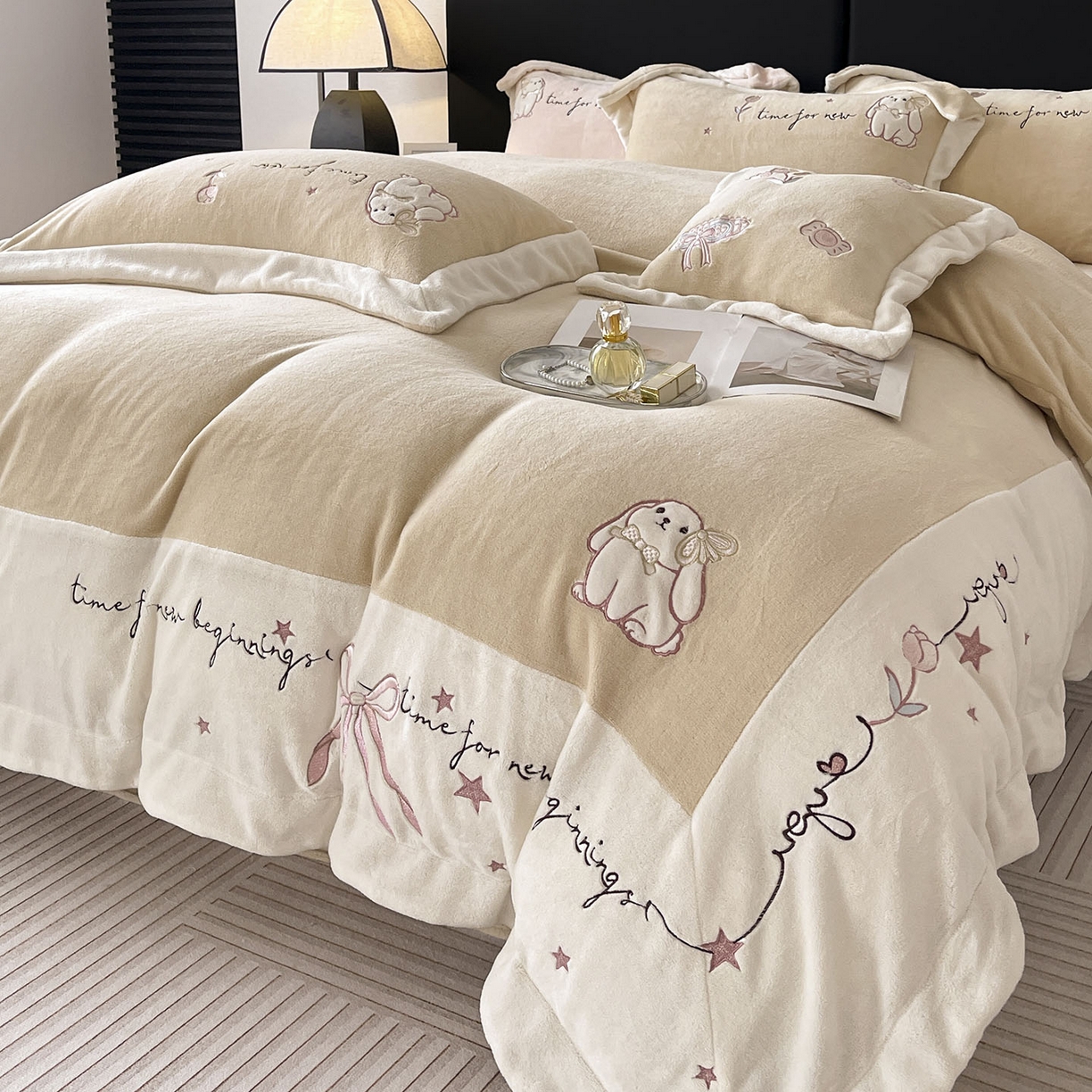 91家纺网 家纺一手货源 找家纺 （总） 2025冬季爆款A类加厚牛奶绒四件套保暖双面加绒珊瑚绒重工刺绣被套床单卡通床上用品