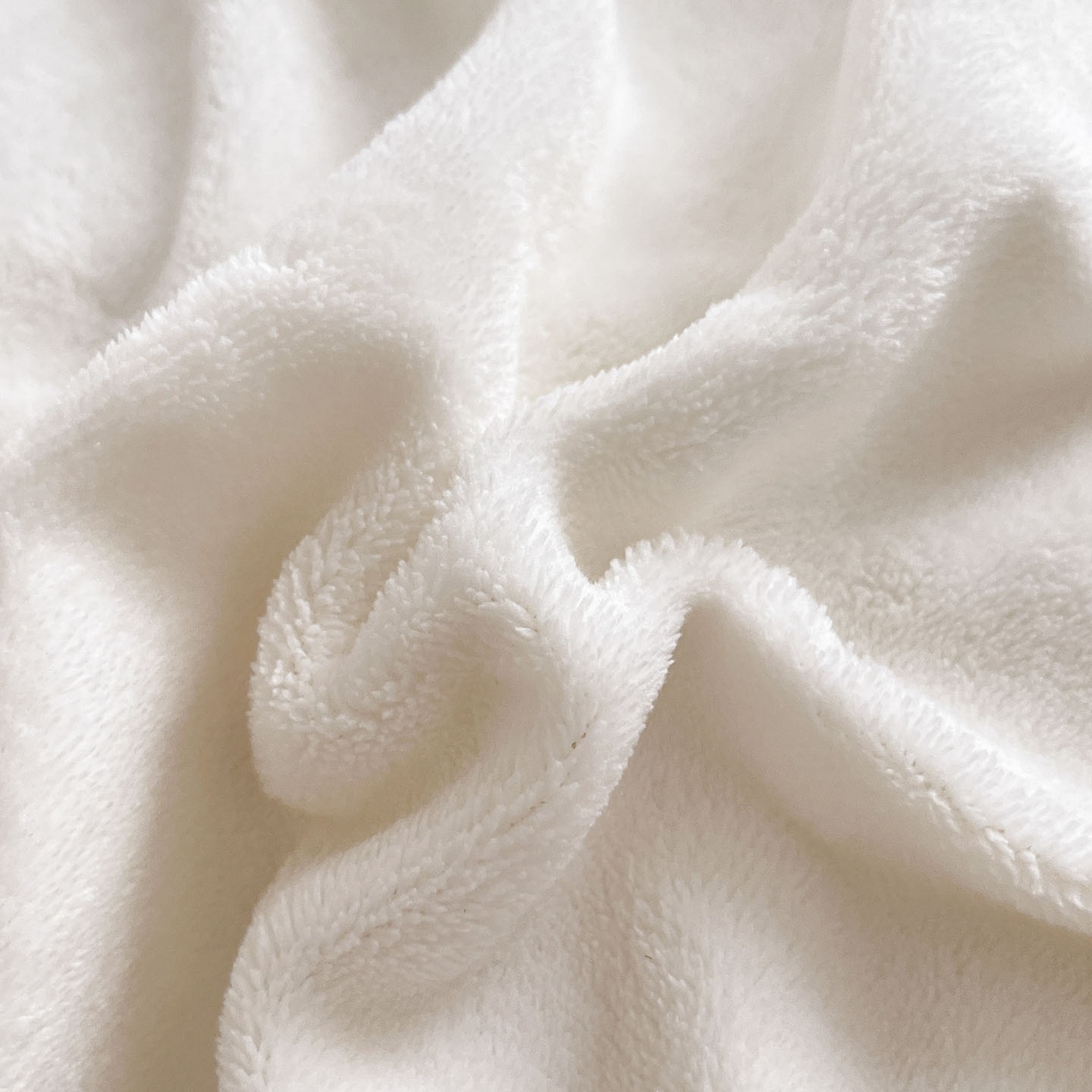 91家纺网 家纺一手货源 找家纺  2025冬季爆款A类加厚牛奶绒四件套保暖双面加绒珊瑚绒重工刺绣被套床单卡通床上用品 萌兔-白粉