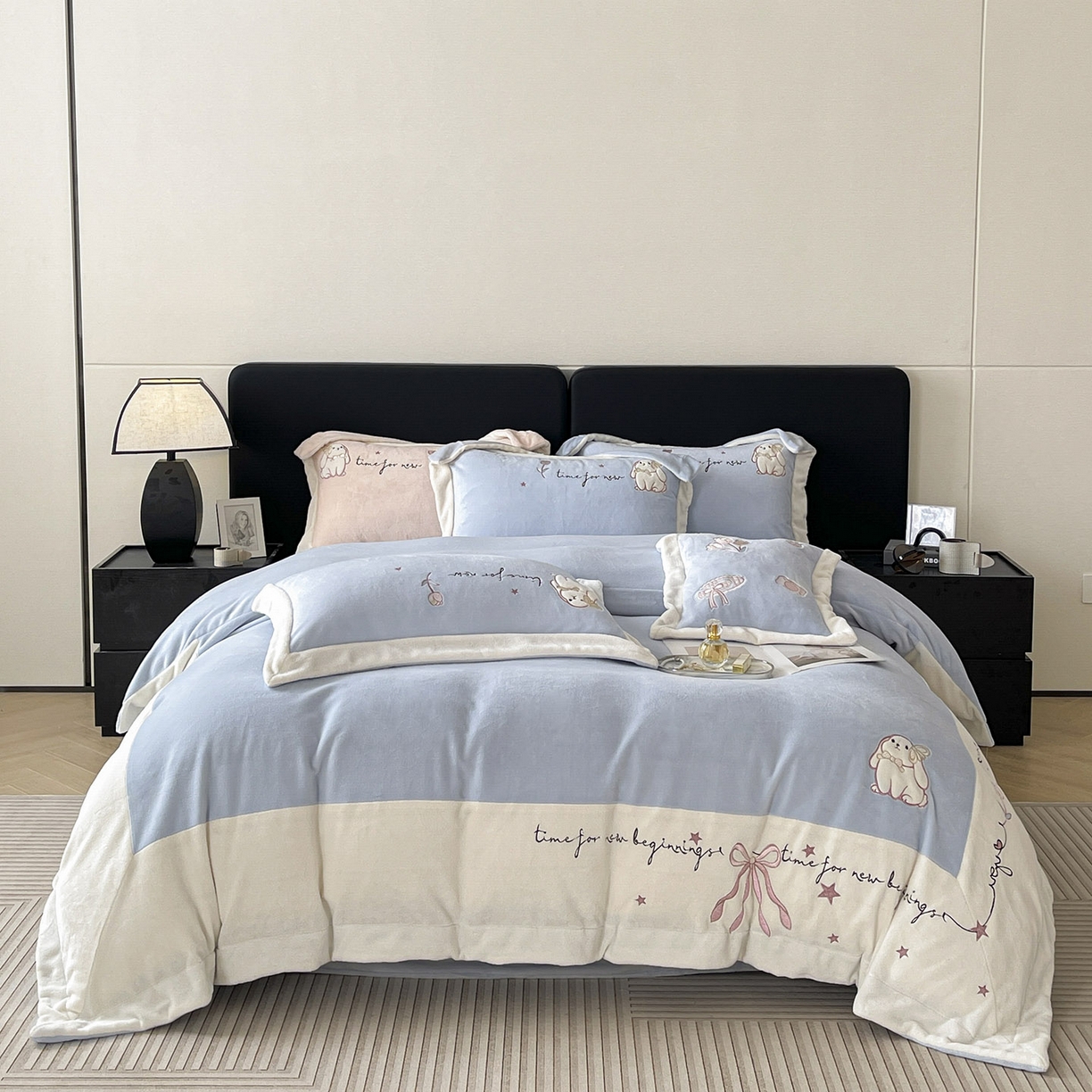 91家纺网 家纺一手货源 找家纺  2025冬季爆款A类加厚牛奶绒四件套保暖双面加绒珊瑚绒重工刺绣被套床单卡通床上用品 萌兔-蓝