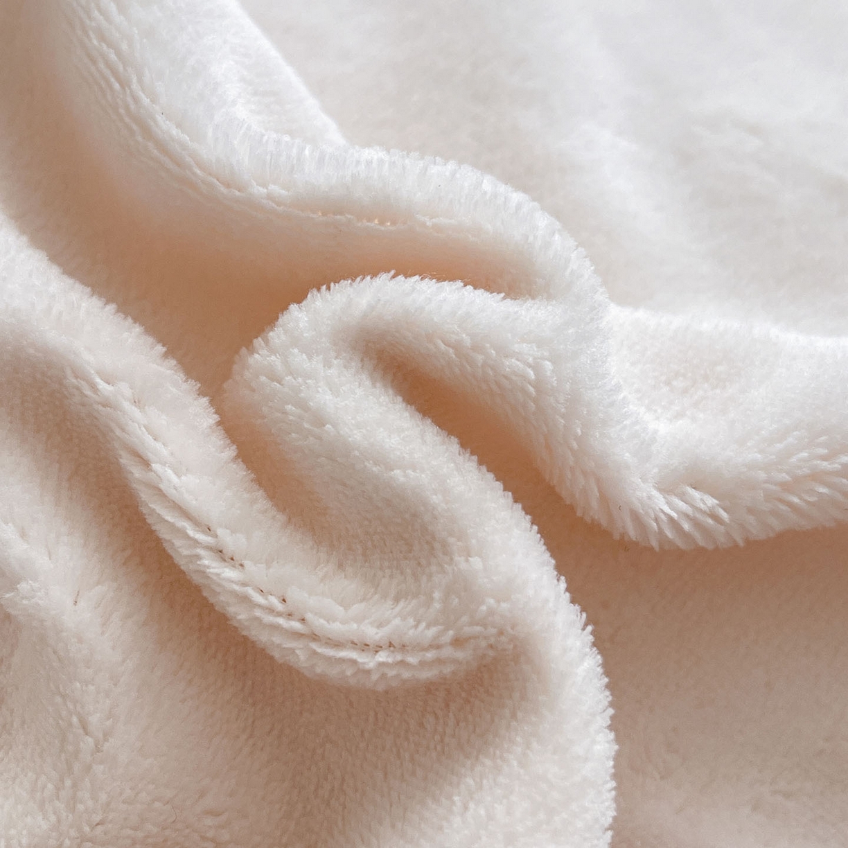 91家纺网 家纺一手货源 找家纺  2025冬季爆款A类加厚牛奶绒四件套保暖双面加绒珊瑚绒重工刺绣被套床单卡通床上用品 萌兔-粉白