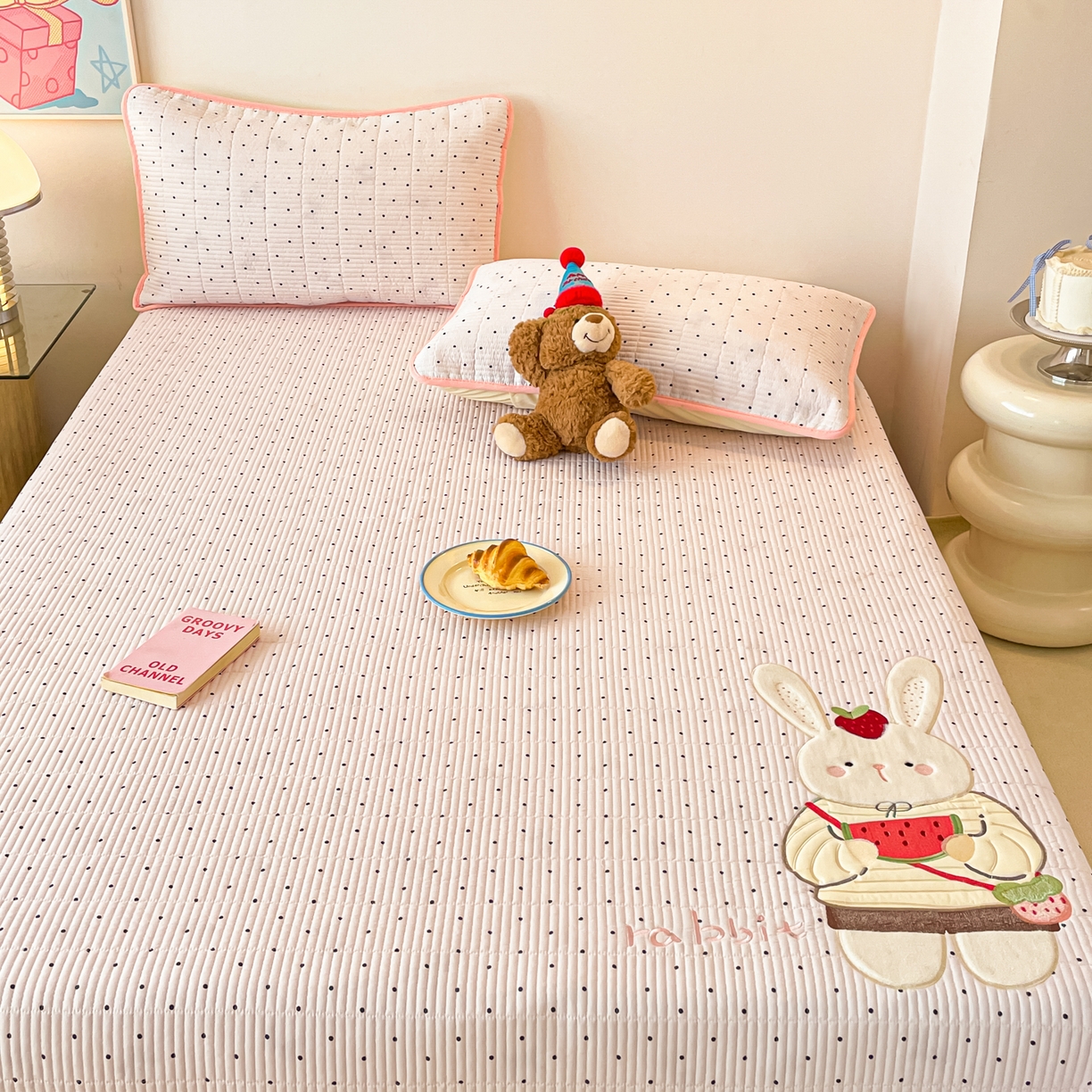 91家纺网 家纺一手货源 找家纺 （总）桃心家居 2025新款ins小清新刺绣贴布绣卡通云柔水洗棉多功能床盖三件套