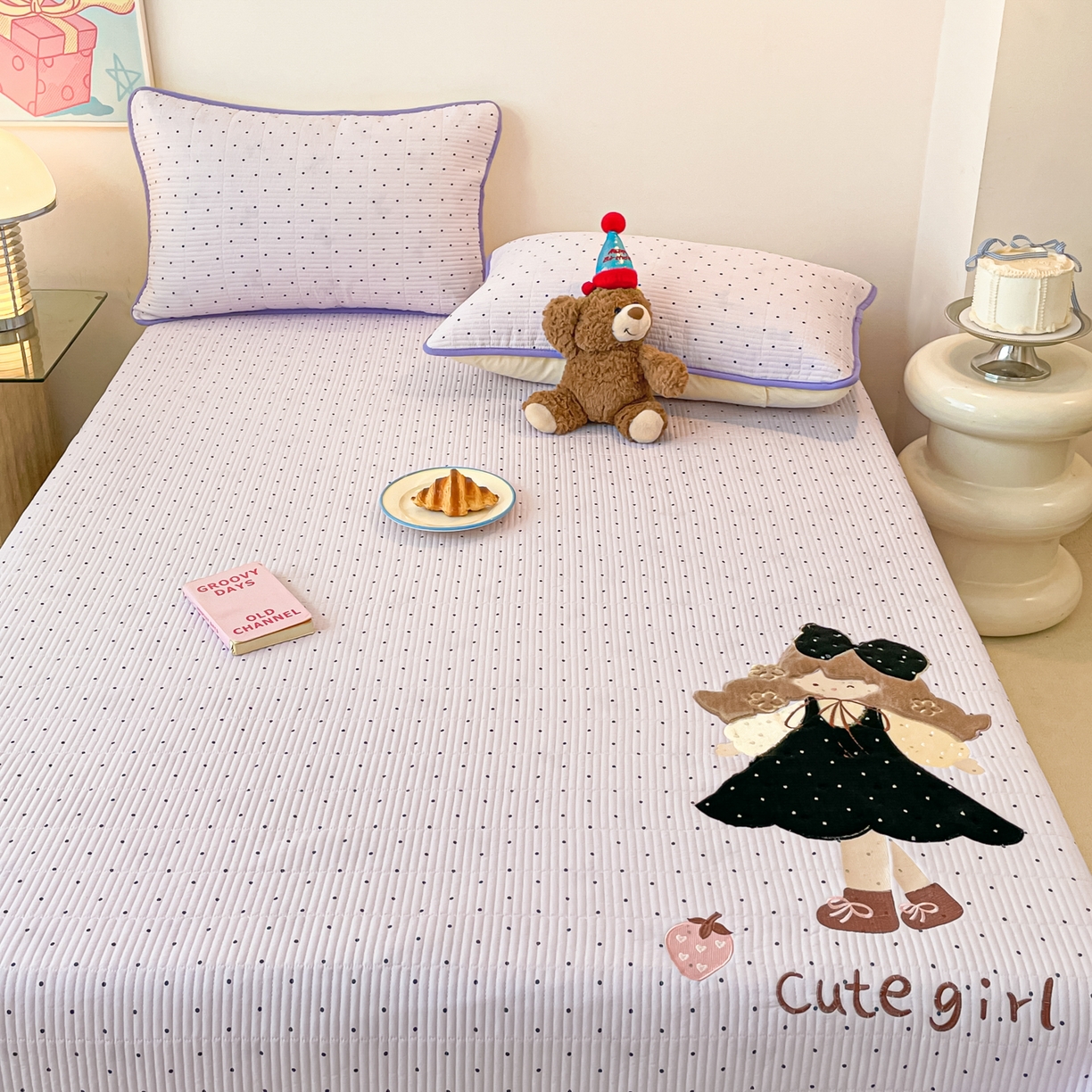 91家纺网 家纺一手货源 找家纺 桃心家居 2025新款ins小清新刺绣贴布绣卡通云柔水洗棉多功能床盖三件套 水洗棉床盖-可爱女孩