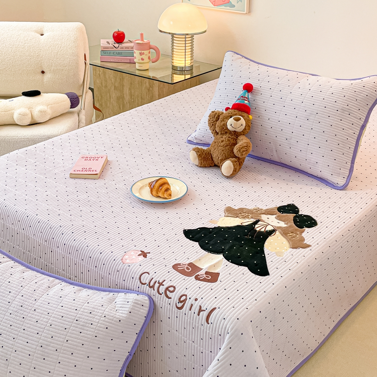 91家纺网 家纺一手货源 找家纺 桃心家居 2025新款ins小清新刺绣贴布绣卡通云柔水洗棉多功能床盖三件套 水洗棉床盖-可爱女孩