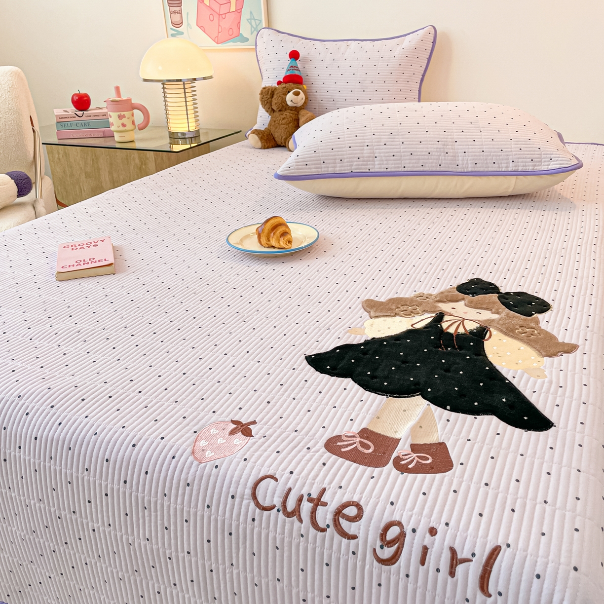 91家纺网 家纺一手货源 找家纺 桃心家居 2025新款ins小清新刺绣贴布绣卡通云柔水洗棉多功能床盖三件套 水洗棉床盖-可爱女孩