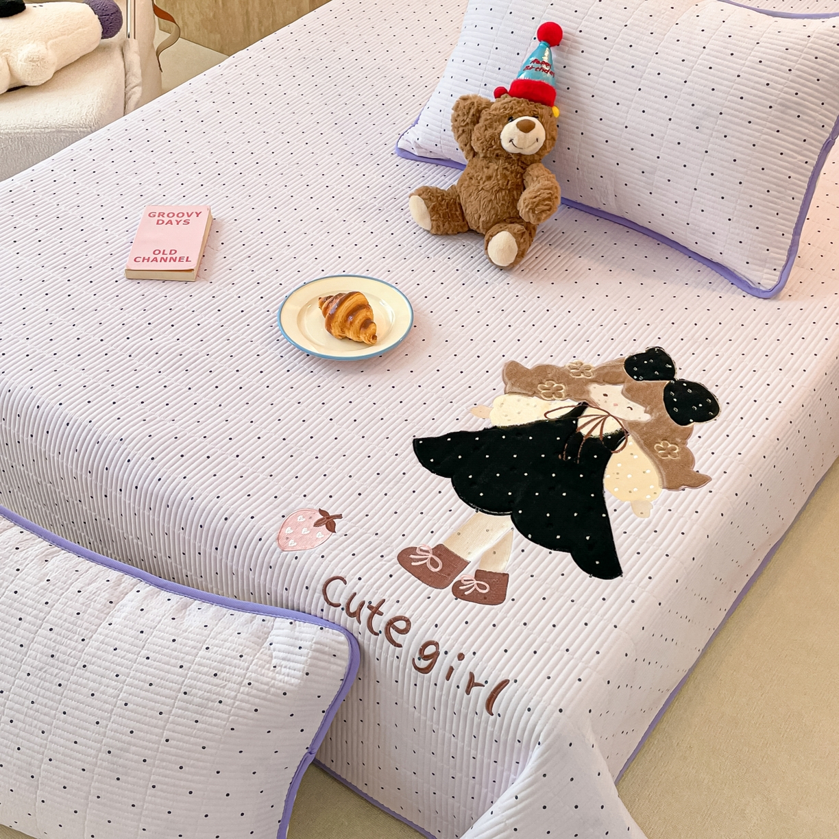 91家纺网 家纺一手货源 找家纺 桃心家居 2025新款ins小清新刺绣贴布绣卡通云柔水洗棉多功能床盖三件套 水洗棉床盖-可爱女孩