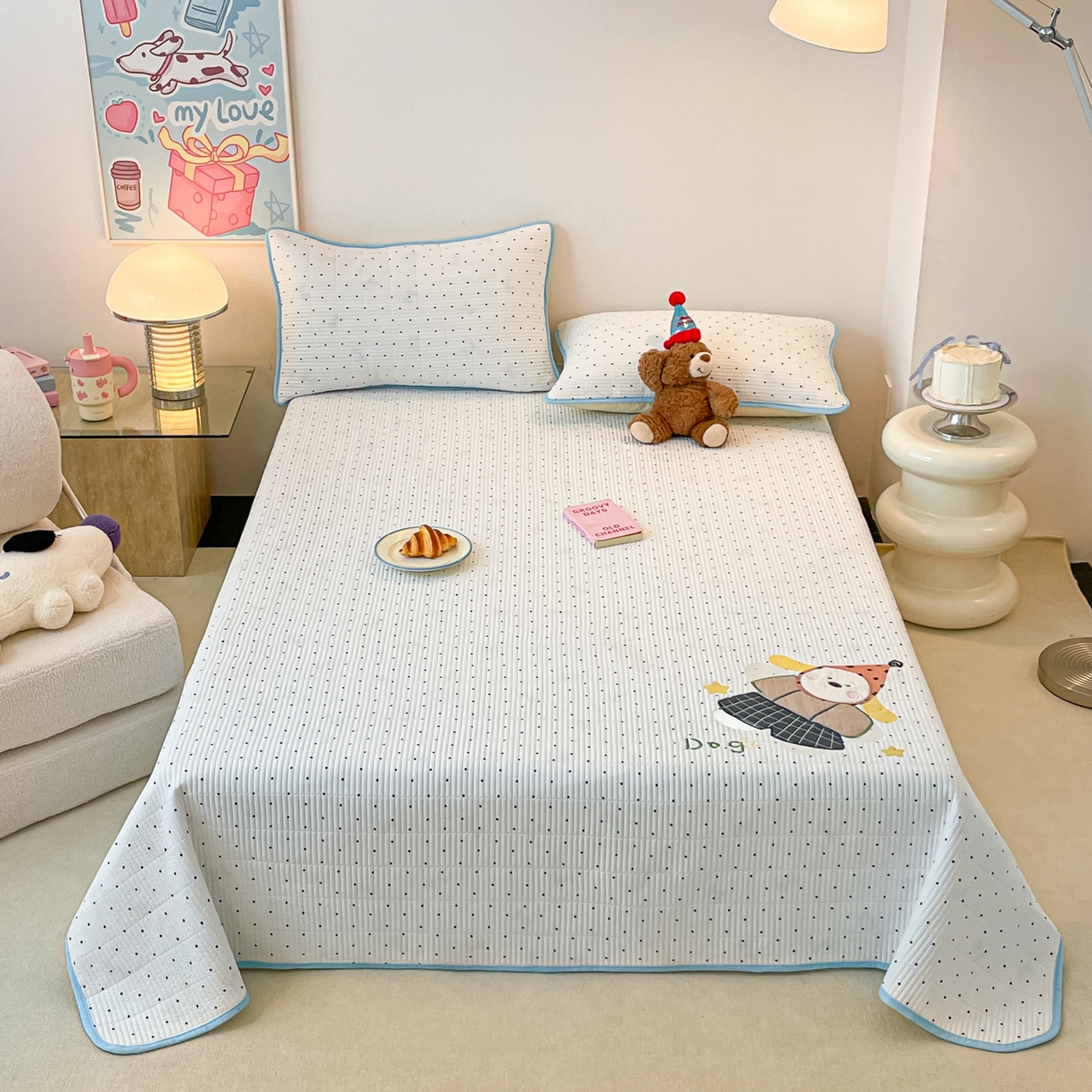 91家纺网 家纺一手货源 找家纺 桃心家居 2025新款ins小清新刺绣贴布绣卡通云柔水洗棉多功能床盖三件套 水洗棉床盖-快乐狗