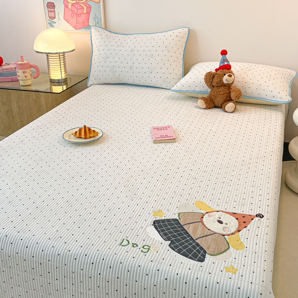 91家纺网 家纺一手货源 找家纺 桃心家居 2025新款ins小清新刺绣贴布绣卡通云柔水洗棉多功能床盖三件套 水洗棉床盖-快乐狗