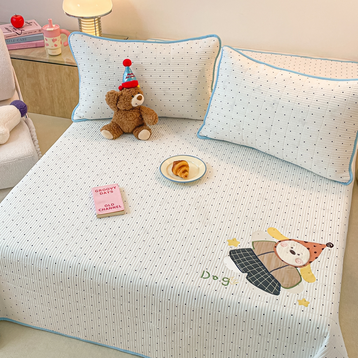 91家纺网 家纺一手货源 找家纺 桃心家居 2025新款ins小清新刺绣贴布绣卡通云柔水洗棉多功能床盖三件套 水洗棉床盖-快乐狗