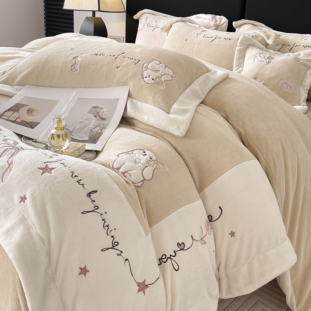  2025冬季爆款A类加厚牛奶绒四件套保暖双面加绒珊瑚绒重工刺绣被套床单卡通床上用品 萌兔-咖