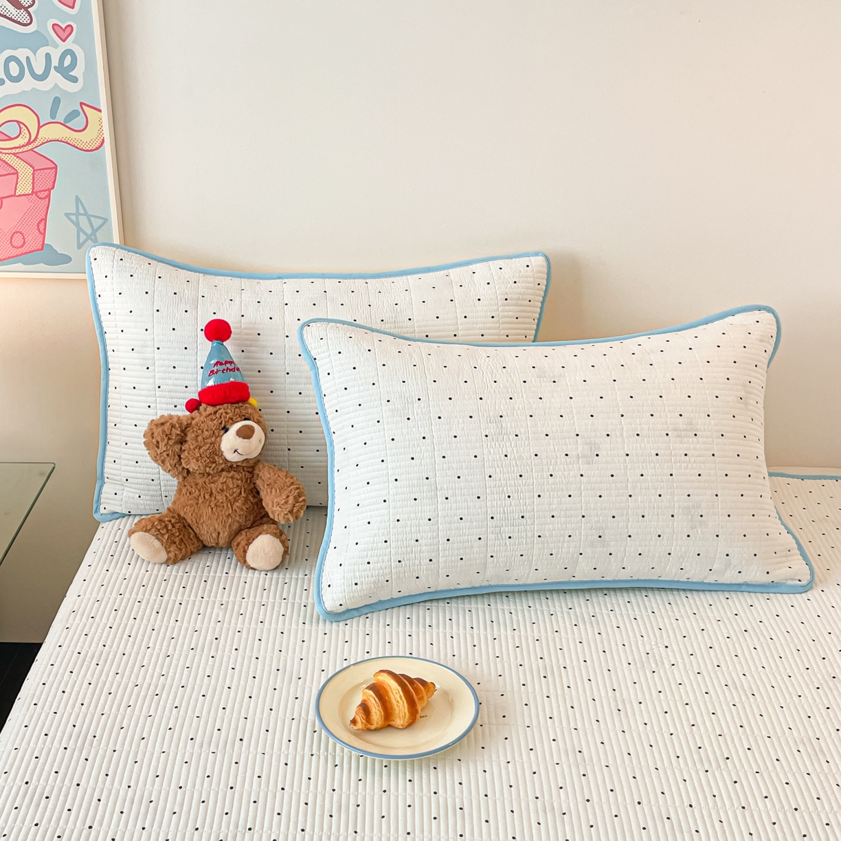 91家纺网 家纺一手货源 找家纺 桃心家居 2025新款ins小清新刺绣贴布绣卡通云柔水洗棉多功能床盖三件套 水洗棉床盖-快乐狗