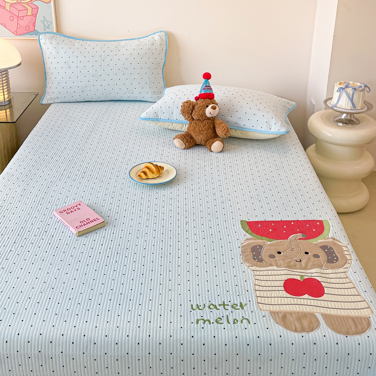 91家纺网 家纺一手货源 找家纺 桃心家居 2025新款ins小清新刺绣贴布绣卡通云柔水洗棉多功能床盖三件套 水洗棉床盖-西瓜象