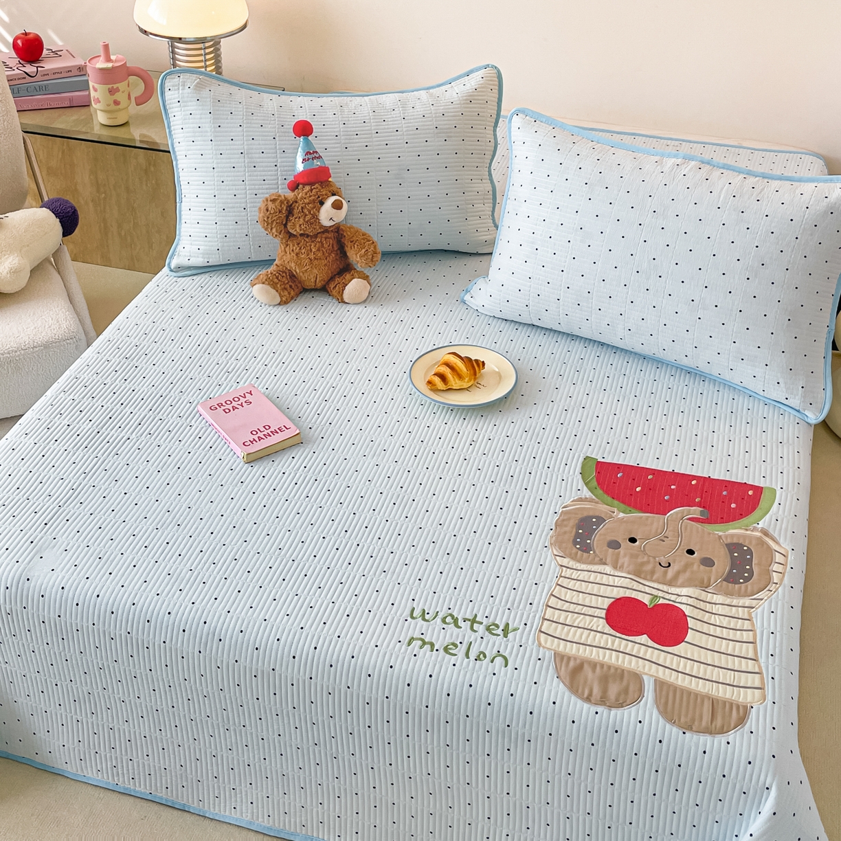 91家纺网 家纺一手货源 找家纺 桃心家居 2025新款ins小清新刺绣贴布绣卡通云柔水洗棉多功能床盖三件套 水洗棉床盖-西瓜象